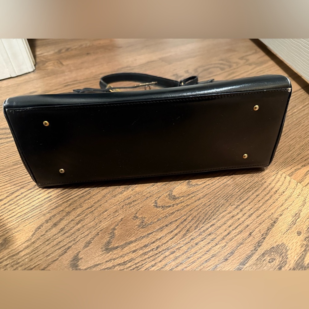 Elegant Vintage Black Leather Handbag - Picture 5 of 10